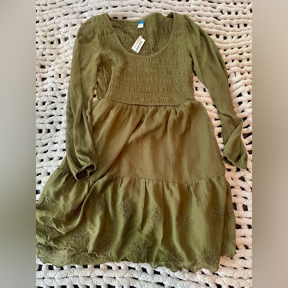 Smocked Old Navy long sleeved olive dress